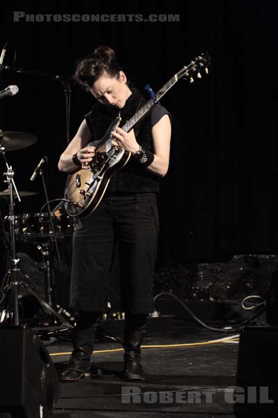 MY BRIGHTEST DIAMOND - 2007-10-02 - PARIS - La Maroquinerie - Shara Worden